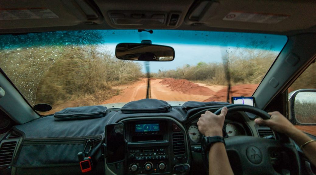 Road construction and mud between Machaila and Vilanculos